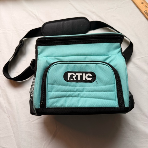 RTIC Teal and Black Insulated Lunch Bag - Picture 1 of 9